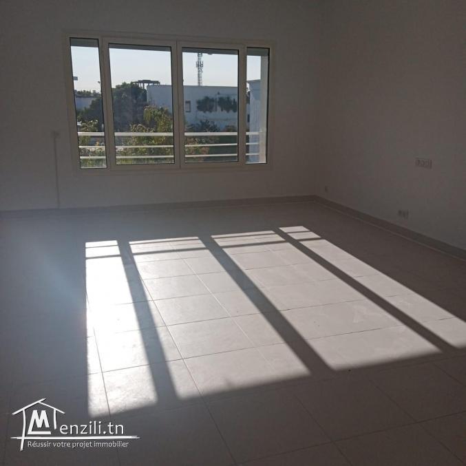 villa S+5 avec piscine de 600m² à gammarth