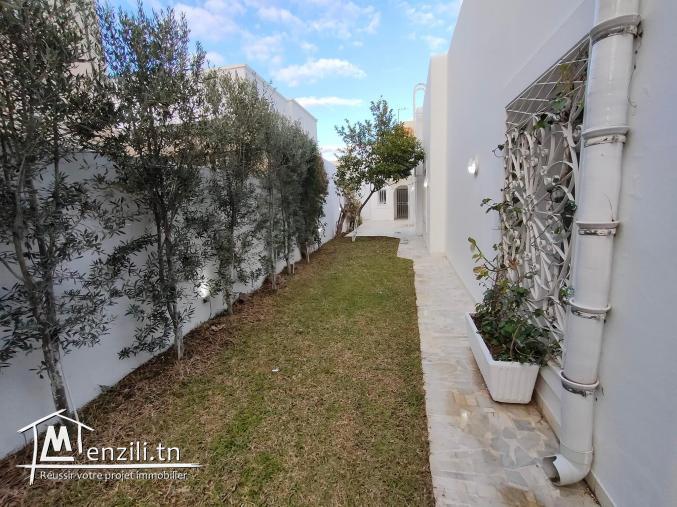 Superbe Villa plain pied de haut Standing à Ennasr 1