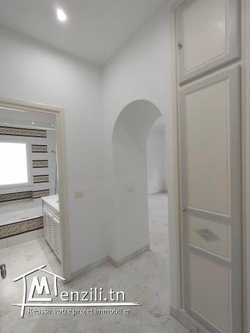 Superbe Villa plain pied de haut Standing à Ennasr 1