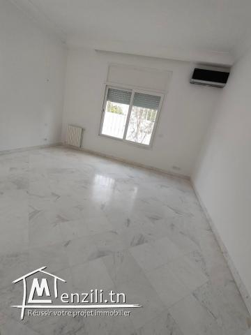 Superbe Villa plain pied de haut Standing à Ennasr 1