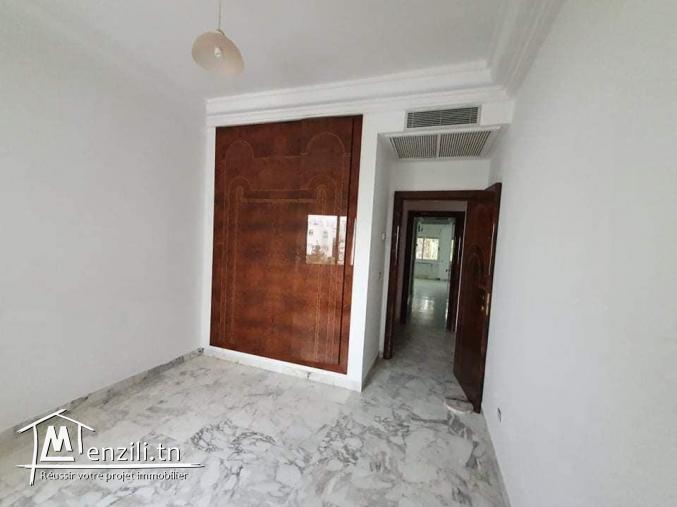 S+3 de 163m² avec ppkg à Ennasr 1