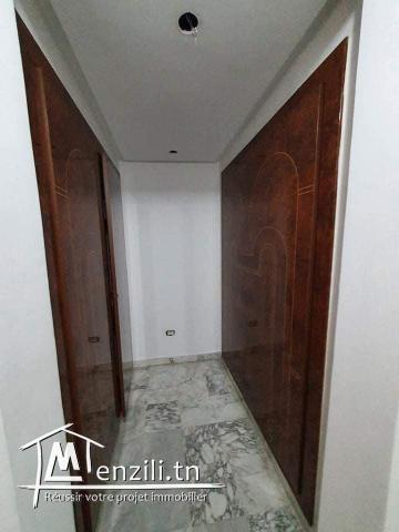 S+3 de 163m² avec ppkg à Ennasr 1