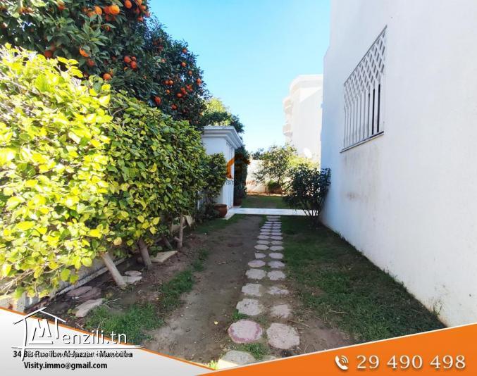 Villa sur deux niveaux à vendre