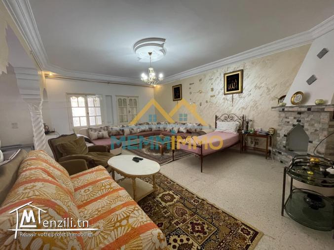 A VENDRE: Villa S+3 avec garage sur un terrain de 297 m2 (titré) - Mahdia