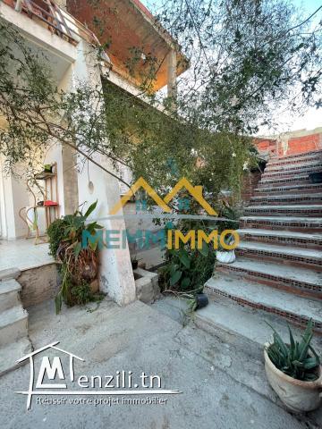 A VENDRE: Villa S+3 avec garage sur un terrain de 297 m2 (titré) - Mahdia