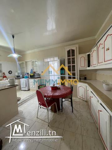 A VENDRE: Villa S+3 avec garage sur un terrain de 297 m2 (titré) - Mahdia