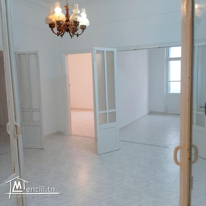 Appartement s+4 Tunis en plein centre ville