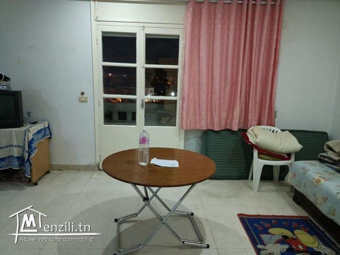 Appartement s+2 à cité Hedi nouira 4ém étage