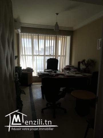 Bureau à vendre au coeur du Kram - مكتب للبيع في في قلب الكرم