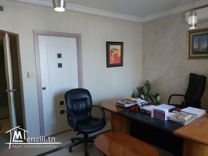 Bureau à vendre au coeur du Kram - مكتب للبيع في في قلب الكرم