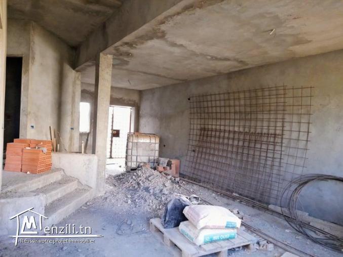 A vendre une magnifique maison inachevée