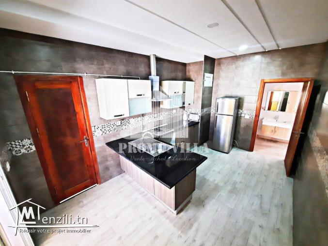 un bel appartement S+2 de haut standing au réez de chaussé