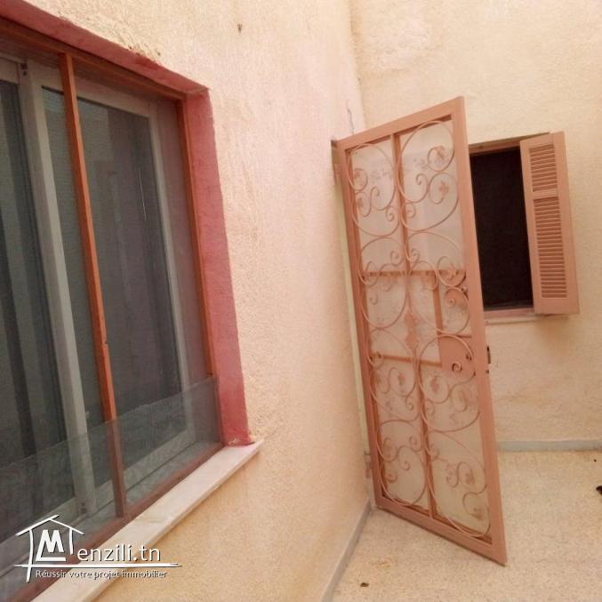 Une belle maison situé dans une cartier calme à vendre