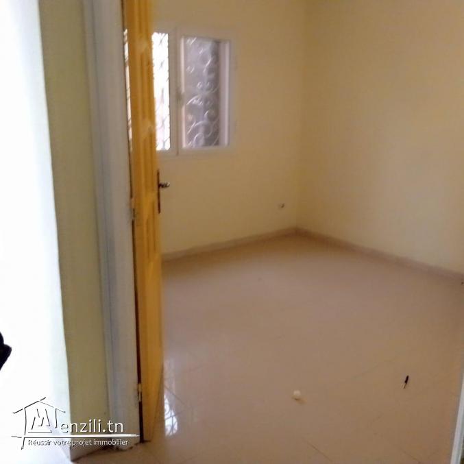 Une belle maison situé dans une cartier calme à vendre