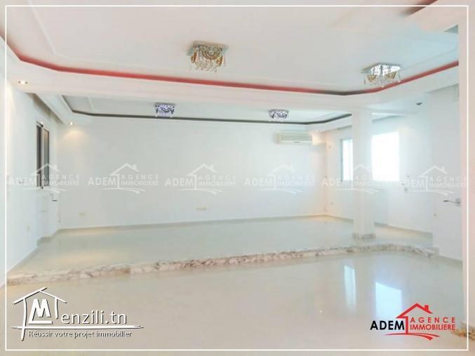 Duplex S3 au RDC avec jardin et abri voiture