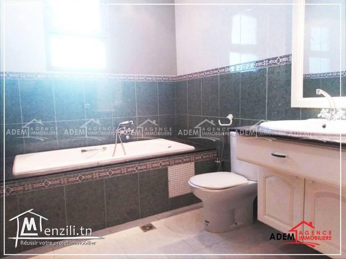 Duplex S3 au RDC avec jardin et abri voiture