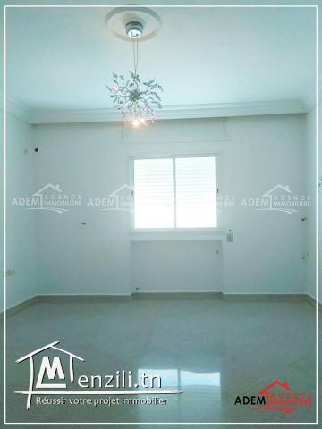 Duplex S3 au RDC avec jardin et abri voiture