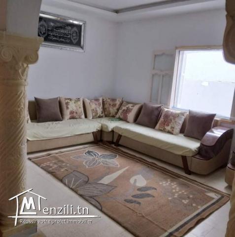 Une maison spacieuse sur 300m² de terrain et pas loin de Jinan Hammamet