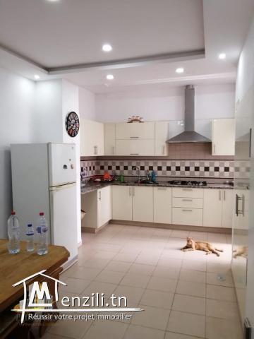 une propriété sur trois niveaux en plein centre ville Hammamet