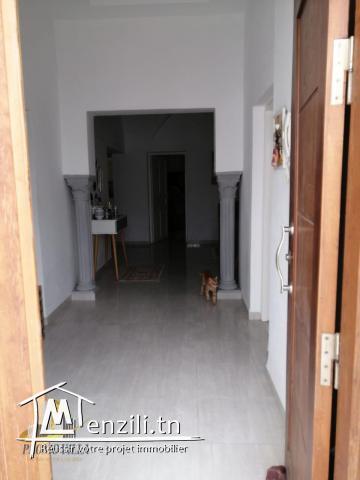 une propriété sur trois niveaux en plein centre ville Hammamet