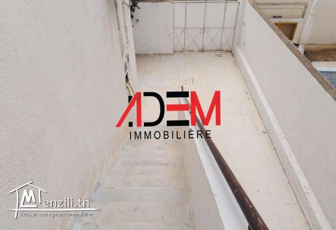 Spacieux étage de villa S2 bien situé et avec abri voiture