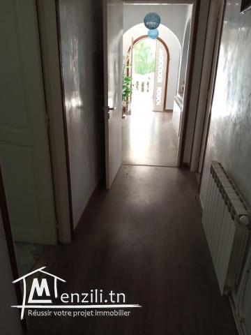 A vendre maison à Maaroura à 2 minutes à pied de la plage