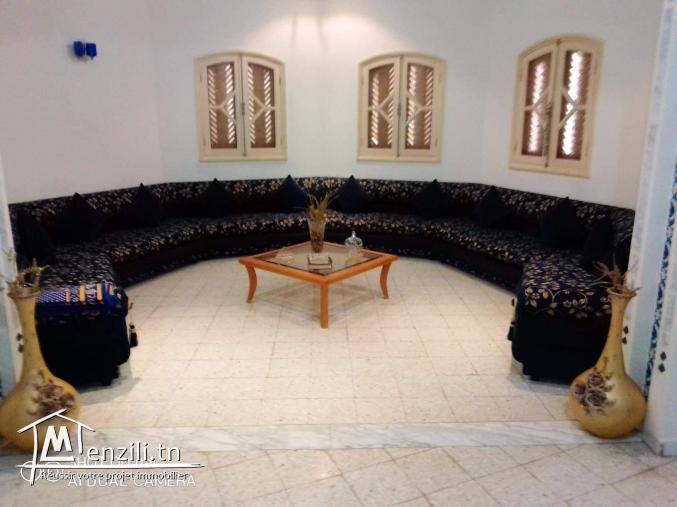 Villa à vendre à route soukra km 3.5