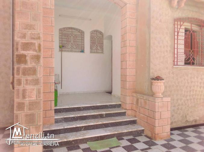 Villa à vendre à route soukra km 3.5