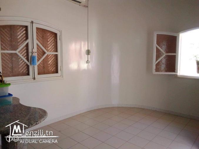 Villa à vendre à route soukra km 3.5