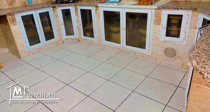 maison a 2 etage a m"saken a cote  marche loutani