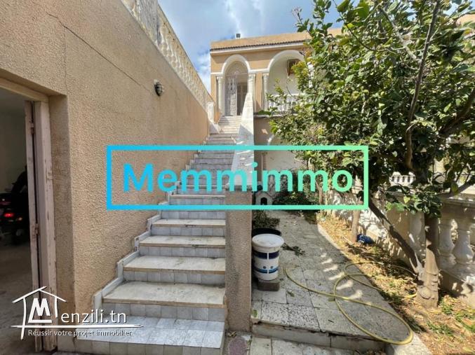 Étage de villa S+3 de 307m² avec garage - Corniche- Mahdia