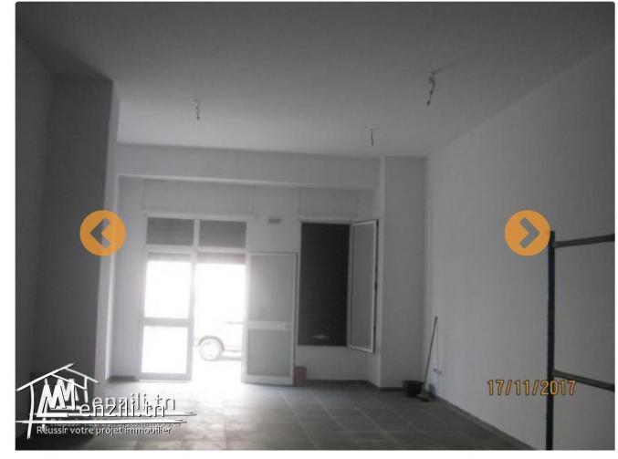 Grand local à louer pour tout commerce, banque, agence télécommunication ou autre