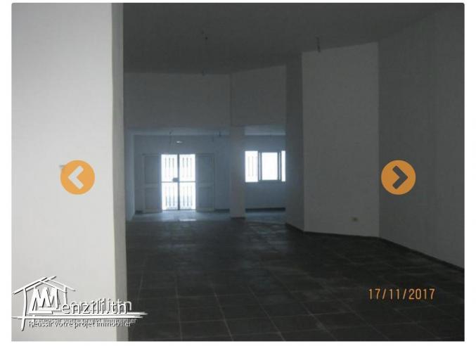 Grand local à louer pour tout commerce, banque, agence télécommunication ou autre