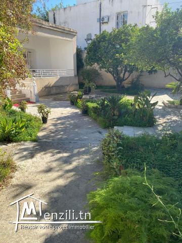 un lot de terrain a vendre