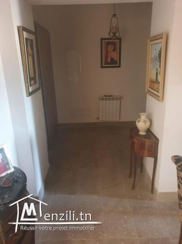 appartement s+4 a vendre aux jardins de Carthage