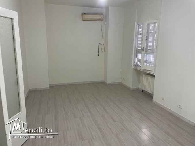 A louer appartement S2 à usage professionnel
