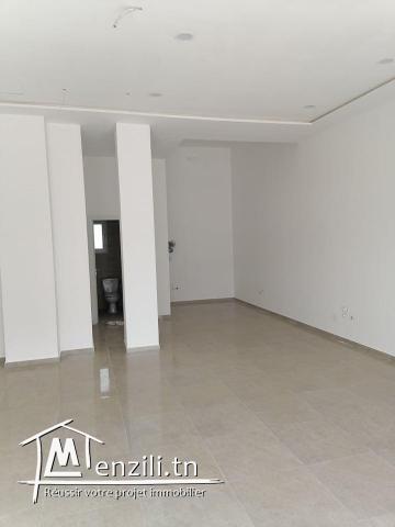 Magasin neuf à louer à route Mahida