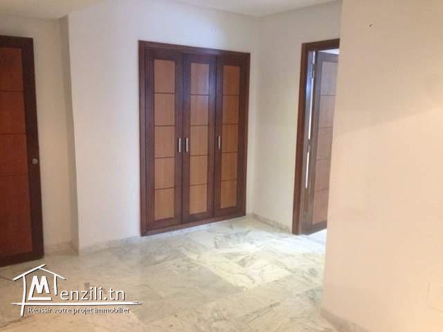 A vendre ou a louer appart HT std S+2 à Bab El KHAHDRA a cote de hotel El MECHTEL