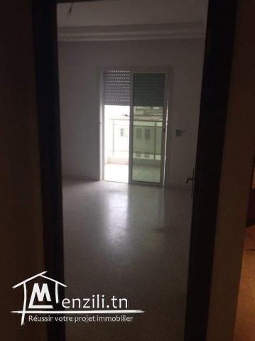A vendre ou a louer appart HT std S+2 à Bab El KHAHDRA a cote de hotel El MECHTEL