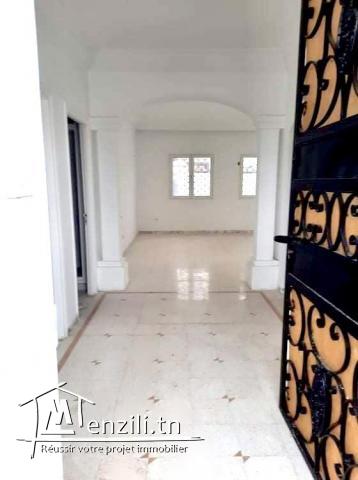 A vendre maison F5 à la Soukra 540m2