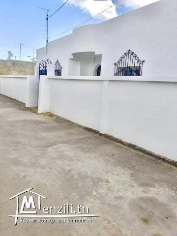 A vendre maison F5 à la Soukra 540m2