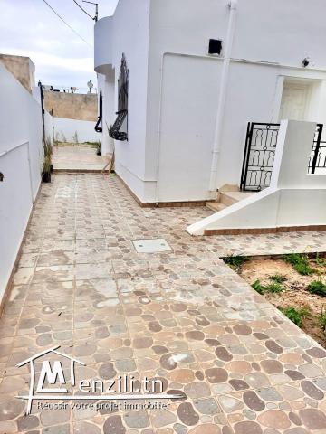A vendre maison F5 à la Soukra 540m2