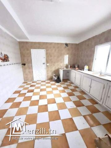 A vendre maison F5 à la Soukra 540m2