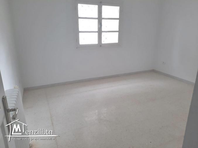 A vendre maison F5 à la Soukra 540m2
