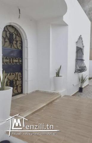 A vendre maison F5 à la Soukra 540m2