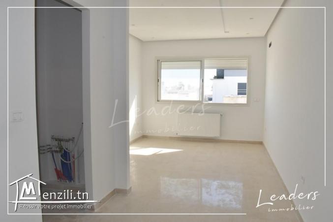 un BUREAU COMMERCIAL S+1 situé à BORJ LOUZIR / 27246333