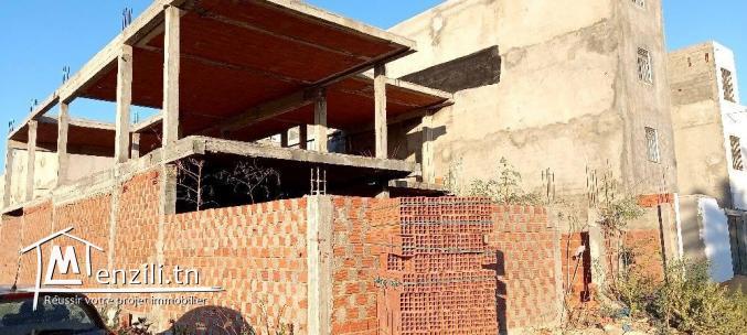 Villa avec étage (inachevée) 414 m2