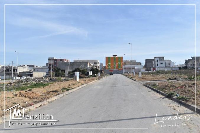 un terrain viabilisé situé à jardin d’El menzah 2. / 27246333