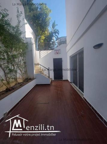 A Louer villa s4 avec piscine et jardin , Carthage