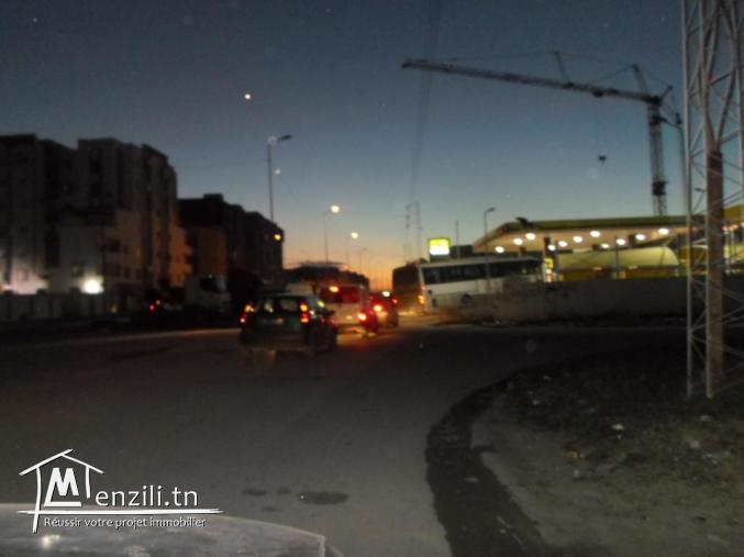 Un local commercial à vendre à mourouj 5 tel 54811627